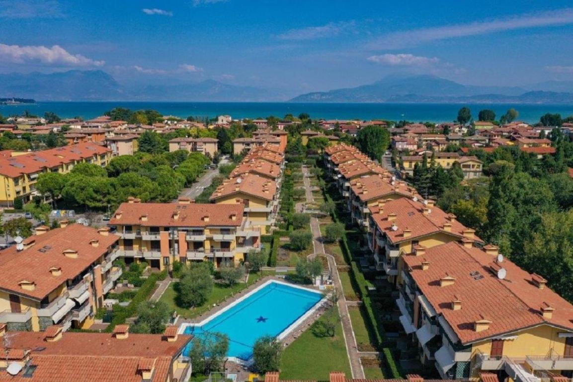 Discovery Flat With Pool & Bikes Apartman Sirmione Kültér fotó