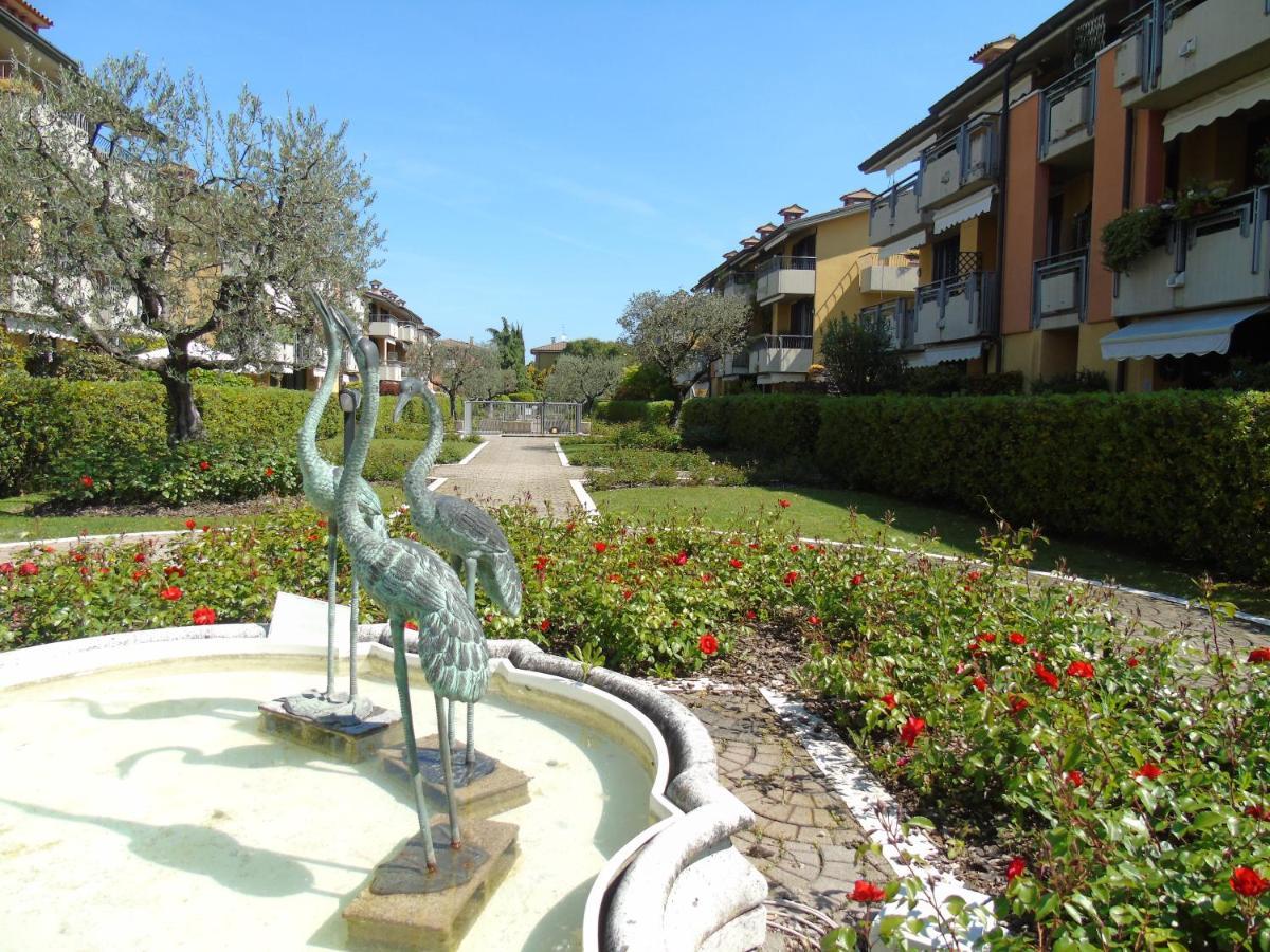 Discovery Flat With Pool & Bikes Apartman Sirmione Kültér fotó